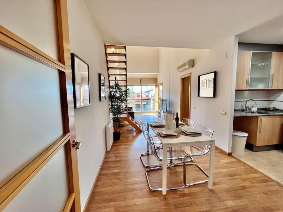 Apartamento Espacioso Y Familiar Terrassa Extérieur photo